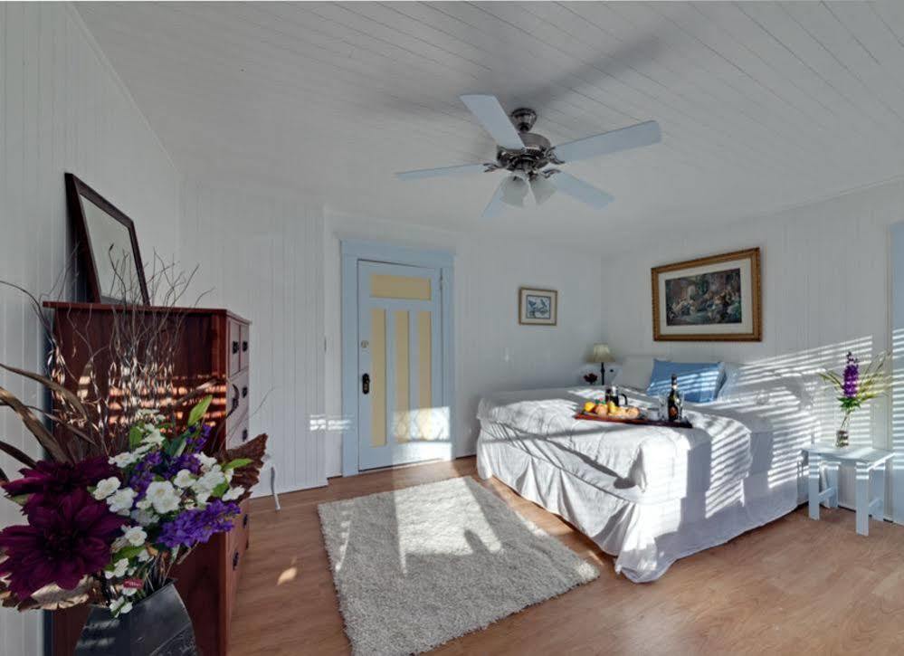Hôtel Swartz Bay Farm à Sidney Extérieur photo